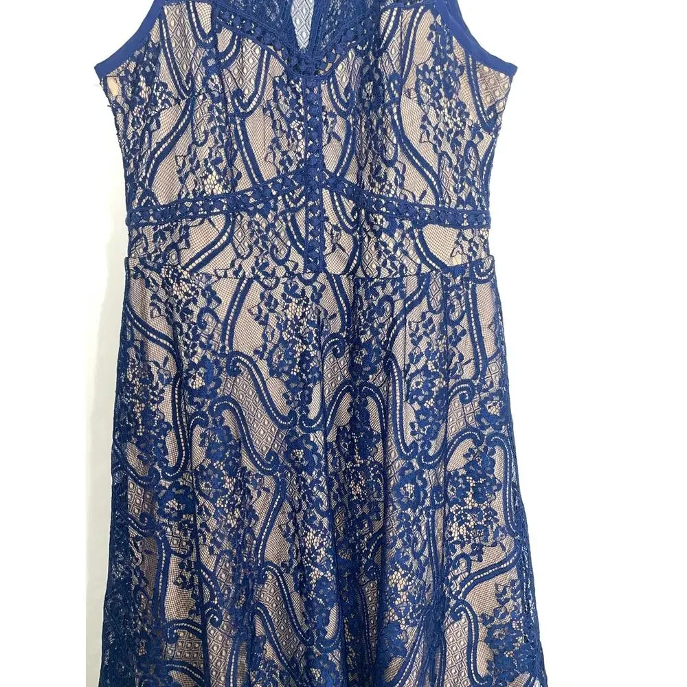 Francesca's Lace Dress - Women's Size M -‎ Gorgeous & Fun! - Picture 3 of 11